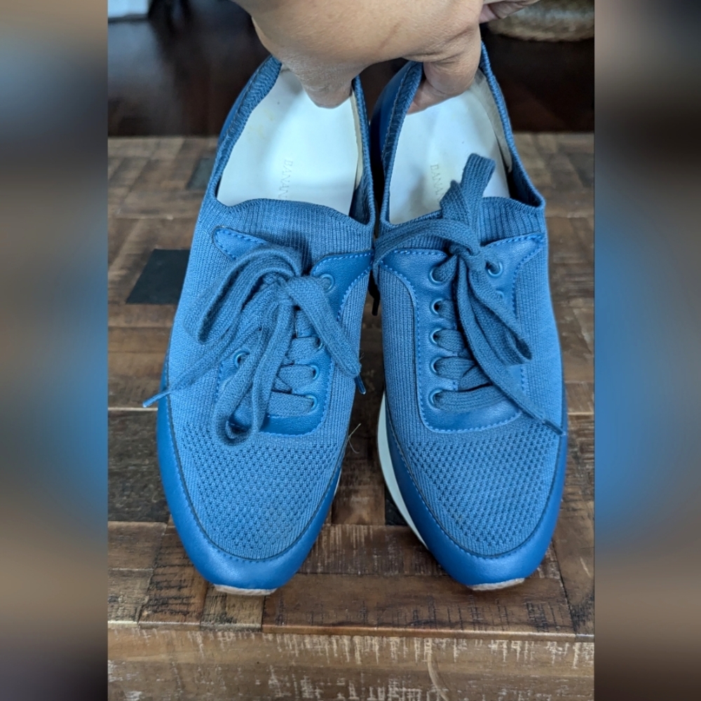 Banana Republic Cloth Trainer - Picture 2 of 11